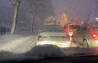 TÜSED Kar Yağışında Aracı Hasar Gören Sürücüleri...