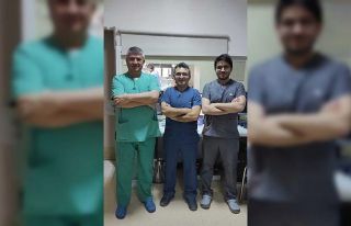 Sakarya Üniversitesi doktorlarının yeni ameliyat...