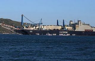 Derin denizde boru indirme işlemi yapacak gemi Çanakkale...