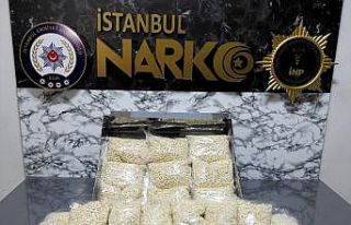 İstanbul'da kargo paketinde 75 bin uyuşturucu...