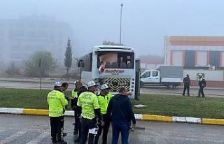 Edirne'de iki servis minibüsünün çarpıştığı...