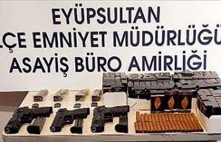 İstanbul'da bir markette 3 ruhsatsız tabanca...