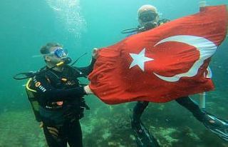 Preveze Deniz Zaferi'ni su altında Türk bayrağı...