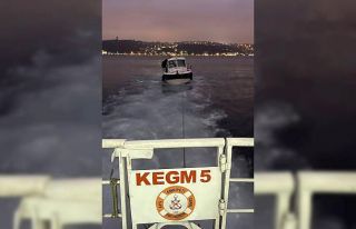 Sarıyer önlerinde arızalanan tekne kurtarıldı