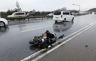 Servis minibüsüyle çarpışan motosikletin sürücüsü...