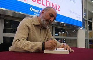 Yazar Tarık Tufan Zeytinburnu'nda okurlarıyla...
