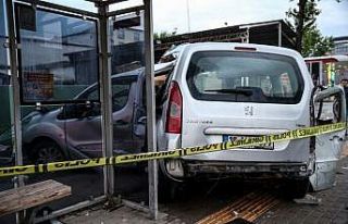 Bursa'da trafik kazasında 2 kişi öldü, 1...