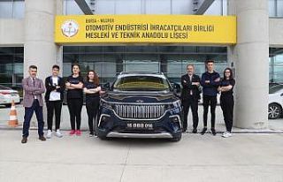 Togg, Bursa'da otomotiv lisesi öğrencilerine...