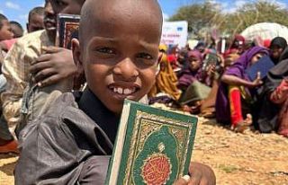 Hak İnsani Yardım Derneği Afrika'da Kur'an-ı...