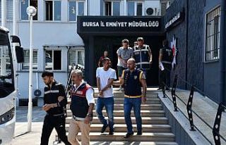Bursa'da aranan 44 kişi şafak operasyonuyla...
