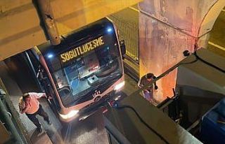 İstanbul'da arızalanan metrobüs yoğunluğa...