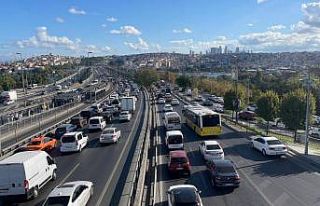 İstanbul'un bazı bölgelerinde trafik yoğunluğu...