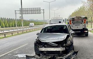 Kocaeli'de 2 otomobilin çarpıştığı kazada...