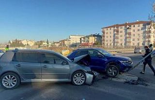 Kocaeli'de iki aracın çarpıştığı kazada...