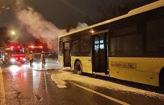 Üsküdar'da İETT otobüsünde çıkan yangın...