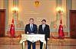 Abdullah Gül’den Vali Vasip Şahin’e Ziyaret