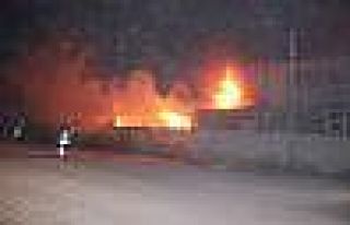 Konya’da mobilya fabrikasında yangın