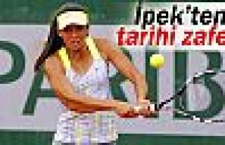 Milli tenisçi İpek Soylu'dan tarihi zafer