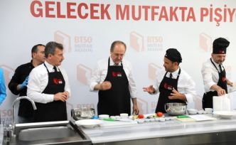 Bursa'da “Türk Mutfağı Haftası“nda cantık ve süt helvası tanıtıldı
