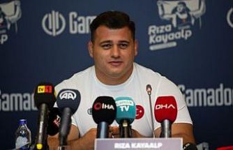 Gamador İnşaat milli güreşçi Rıza Kayaalp'e sponsor oldu