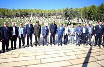 Gelibolu Yarımadası'nda Şahinbey Belediyesince yenilenen 4 şehitlik ziyarete açıldı