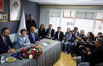 İYİ Parti Genel Başkanı Akşener, partisinin Balıkesir İl Başkanlığını ziyaretinde konuştu