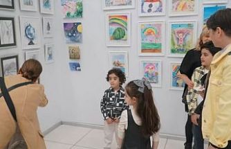 Bursalı minik ressamların eserleri BAOB’da sergilendi