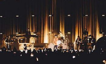 Dünyaca ünlü İngiliz grup Arctic Monkeys'in biletleri çkar çıkmaz bitti