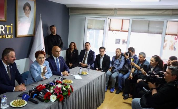 İYİ Parti Genel Başkanı Akşener, partisinin Balıkesir İl Başkanlığını ziyaretinde konuştu